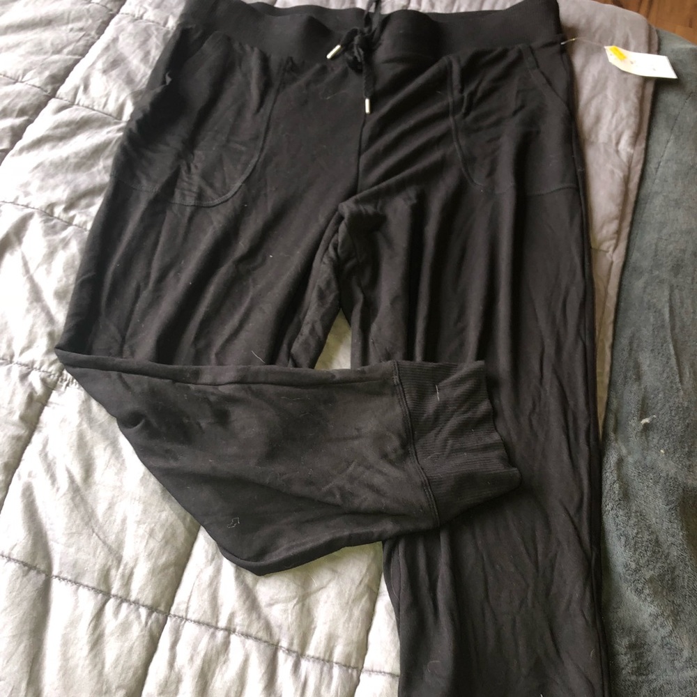 black short cut sweatpants